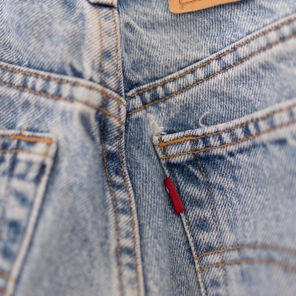 Vintage Levi's 550 Size 9 Tapered Leg Light Wash - Picture 4 of 5